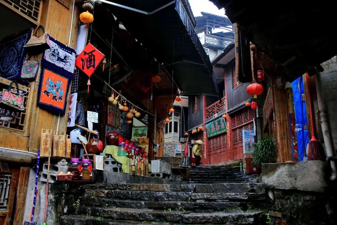 血色湘西_湘西是哪里_湘西