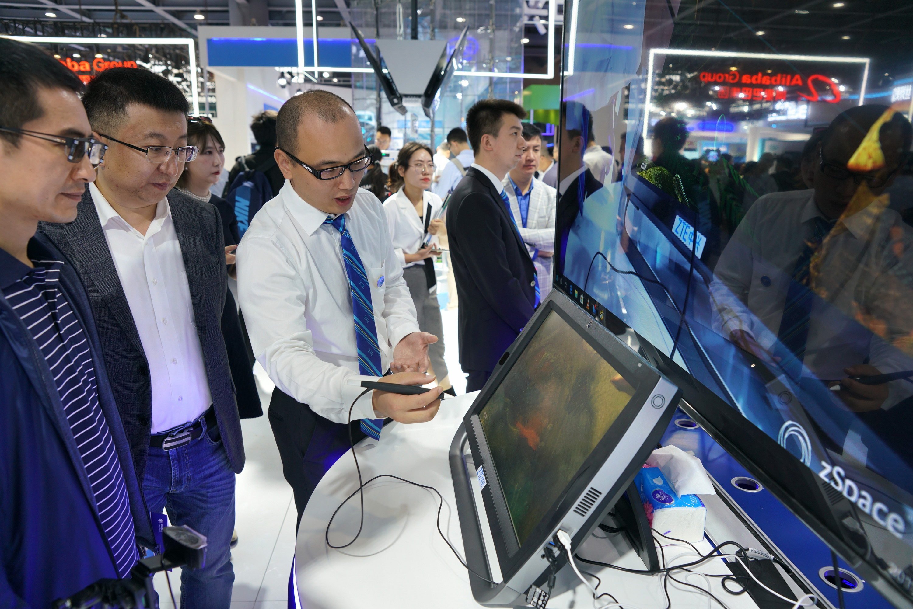 西城朋友圈迎来新友机构云集暖意融融热闹非凡(图3) 北京西城_西城北京小学对口中学_西城北京小学排名