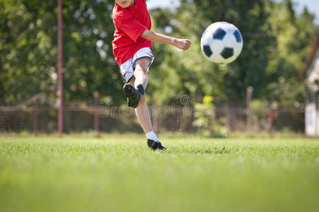 把人生的精彩之球踢出健康生活,活出精彩人生!(图2) 足球竞彩网_足球界惨案_足球: