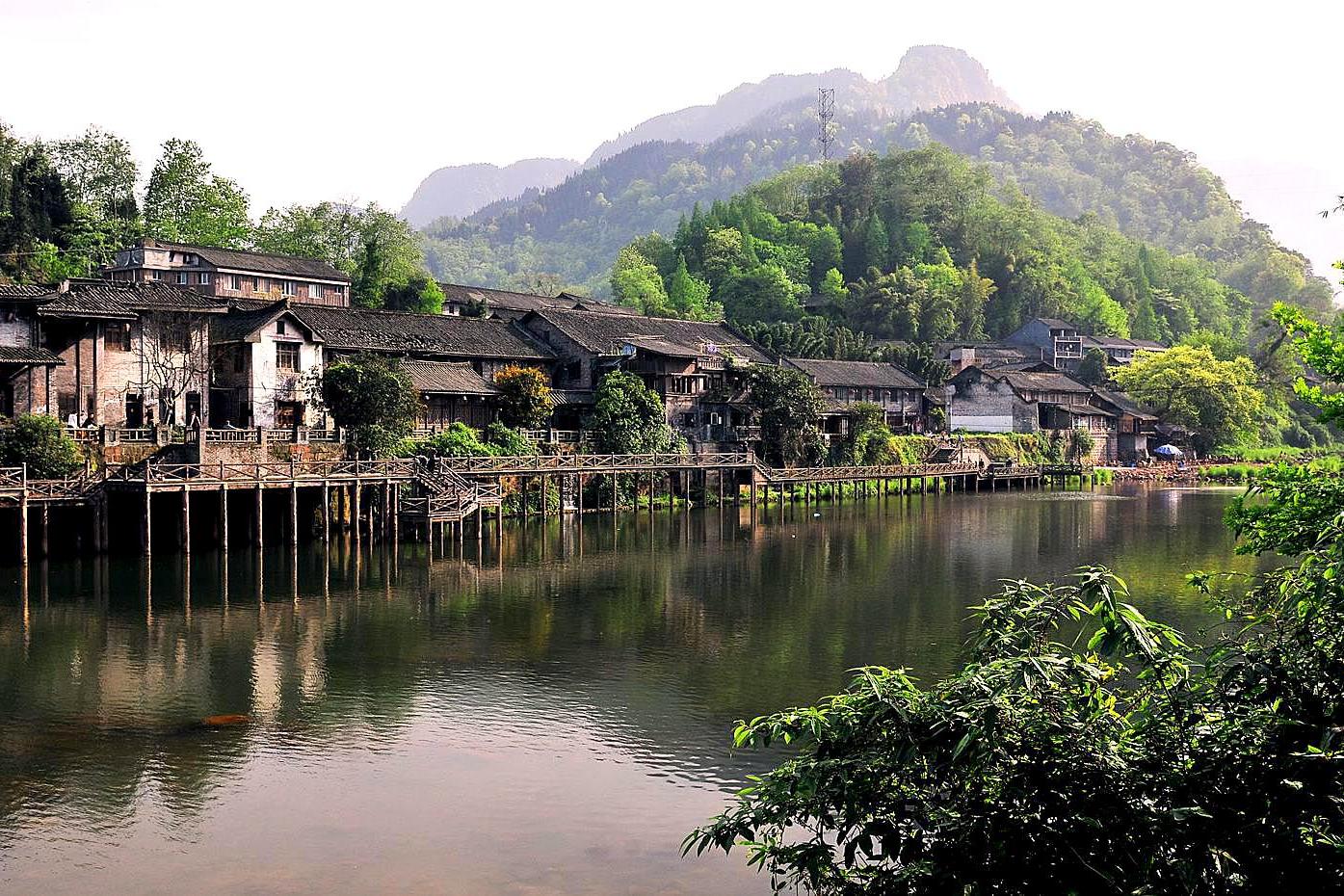 蜘蛛指南在四川发现了一座宝藏山水之城,美丽之地,这里便是四川乐山!