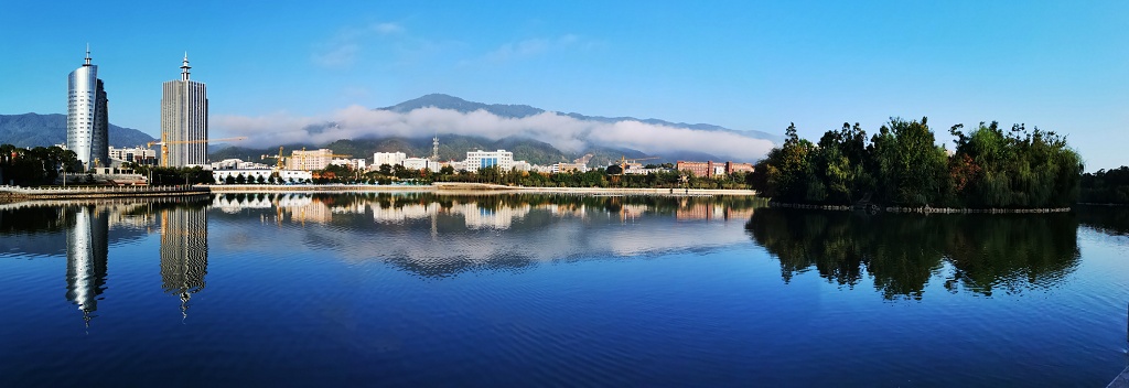 在中国的西南部，临沧和曲靖的差距实在太大了