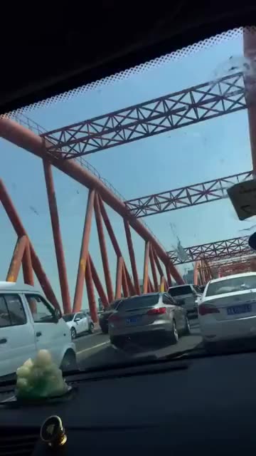 河南现“静音式”通宵直播网友:没声音不扰民