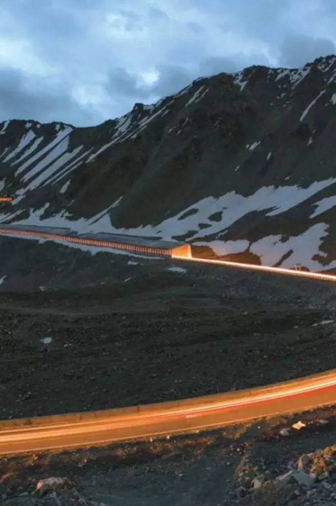 伊犁旅游十大景点_伊犁_伊犁石