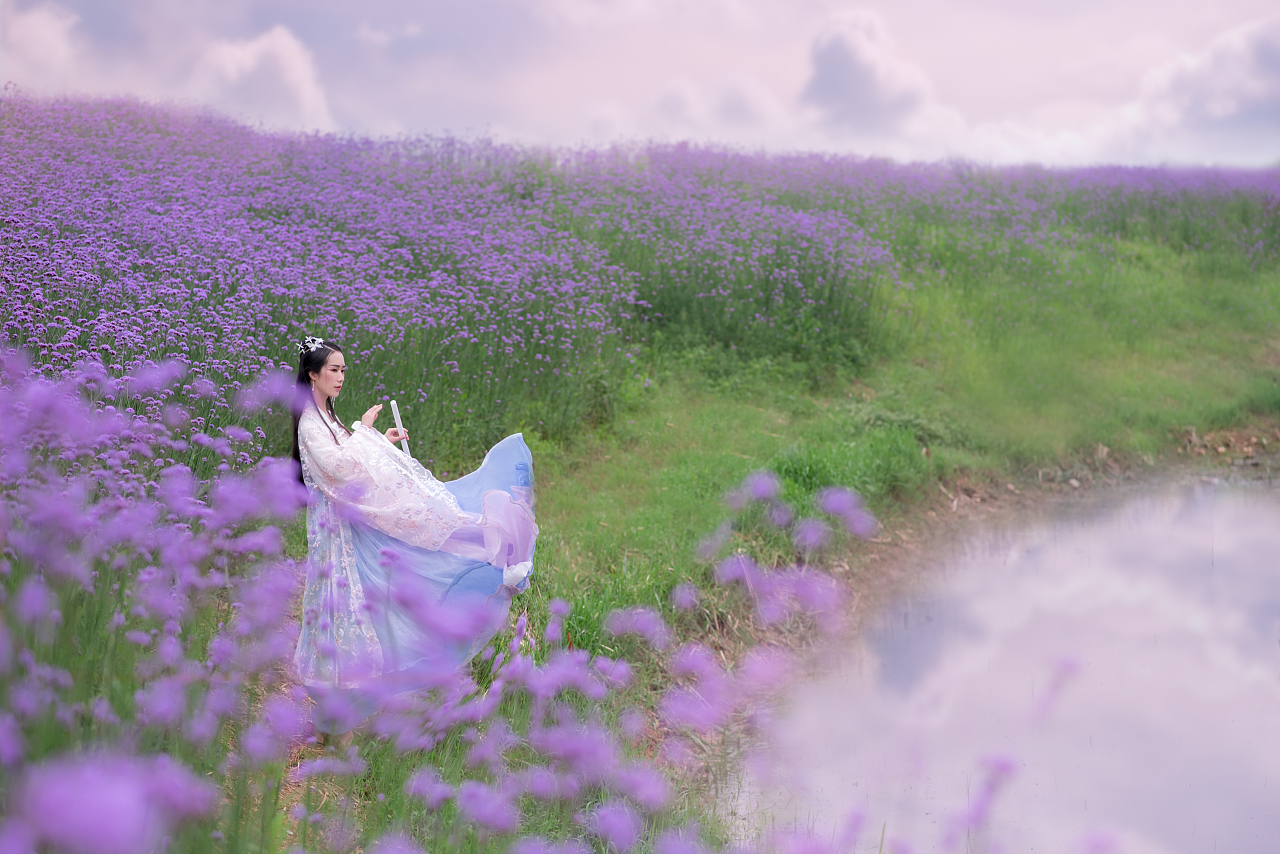 《花束般的恋爱》不知道从什么时候起,不是所有人都那么爱过七夕了