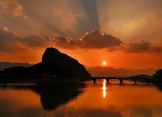 “今日向何方,直指武夷山下”的魅力之城