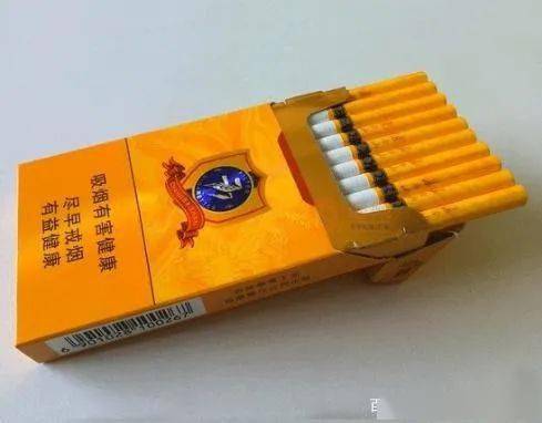 张国荣抽万宝路瞧不上混合烟,抽爆珠鄙视抽水烟(图2) 万宝路香烟:_香烟万宝路图片_泰国香烟万宝路