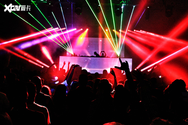 夜店是指_夜店dj舞曲蹦迪_夜店：