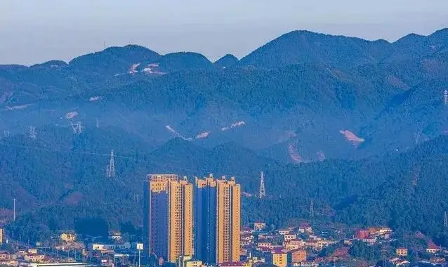 “长沙国”这三个字你就应该知道，长沙有很大的优势