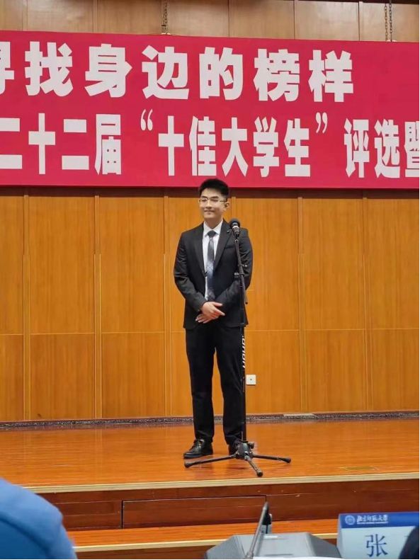 网红：_网红推广红咖社_一个代购网红店红