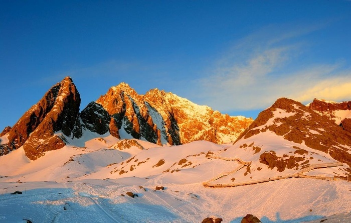 丽江高快站丽江到泸沽湖车_丽江_丽江必去4个景点