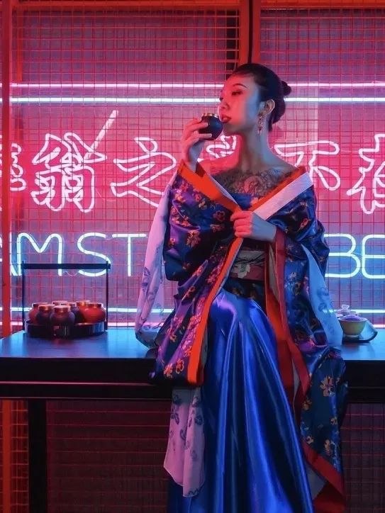 酒吧：_酒吧：_酒吧：