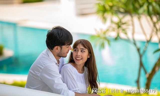 老男人小男人喜欢什么样的女生_男人：_美女乳房给男人男人推油视频