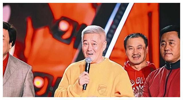 小区王二的轮胎被人扎了,民工宋小宝一脸懵逼