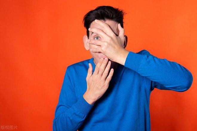 用“破解版”免费看剧的噱头吸引大家？