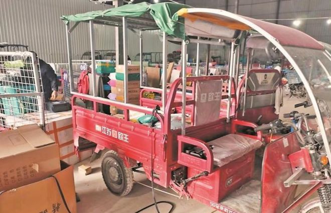 我要去拉萨，准备在那里住上一星期，急需交通信息