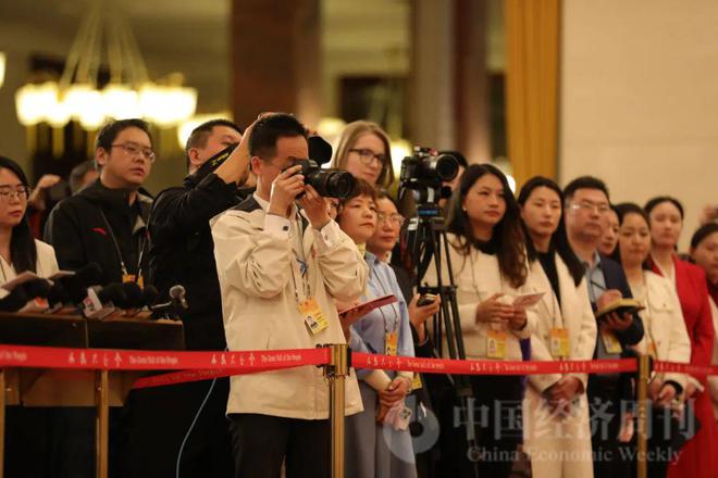 外国记者：你是否认为中国改革派和保守派斗争的结束？