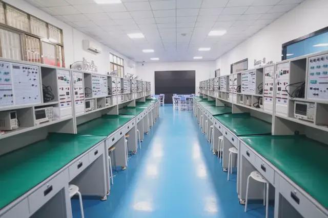 审计专业较为容易年薪过万，这个事儿需要慎重考虑