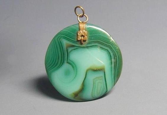 什么是玛瑙?它是怎样形成的呢?玛瑙的颜色及分类(图1) 玛瑙鉴定_玛瑙手镯对身体好吗_玛瑙: