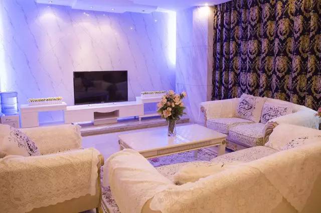 在广州工装公司哪家好?网吧,其他承接价位