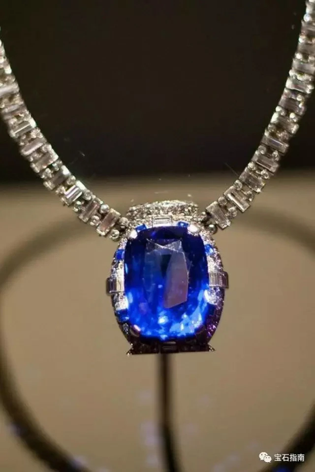 斯里兰卡的世界最大星光蓝宝石,你看它美吗?