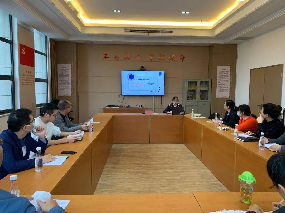 河源市场监督管理局5月25日开展化妆品宣传活动