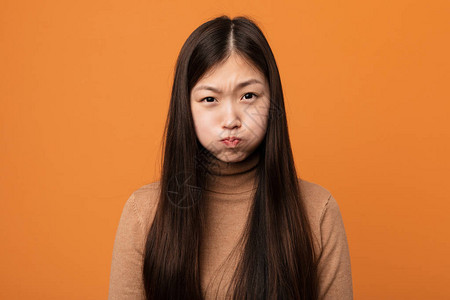 不愿回健身房会员窗台上口罩教练连续掌掴11下