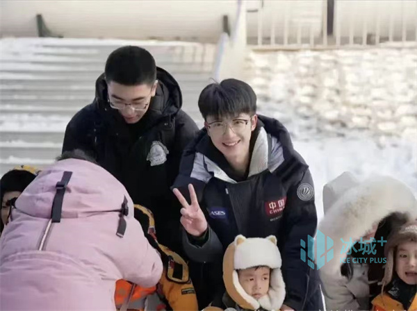 网红国旗装蹭红毯_网红推广红咖社_网红