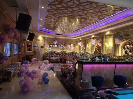 夜场新闻资讯：娱乐的盛宴与社会的镜像!(图1)