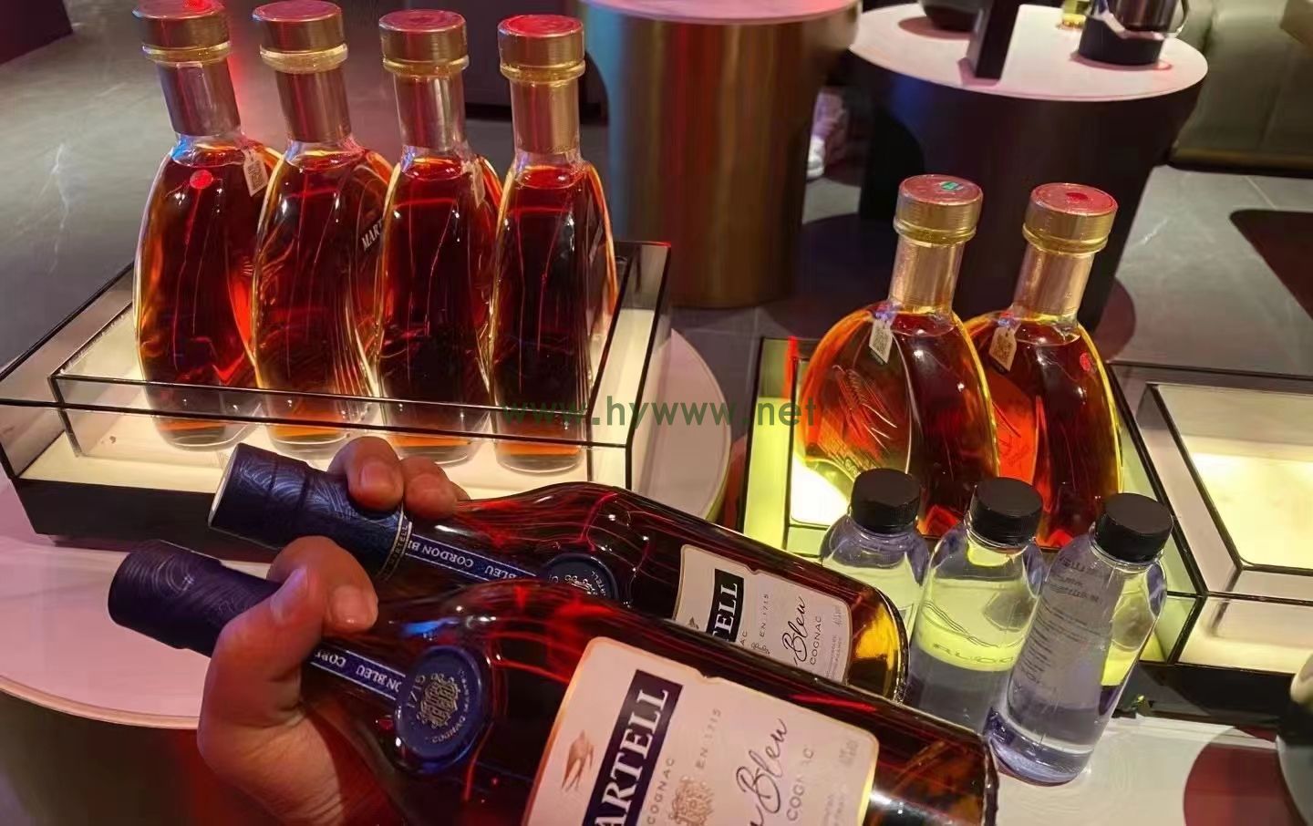 西安高端夜场招聘模特信息，每天二班，报销路费