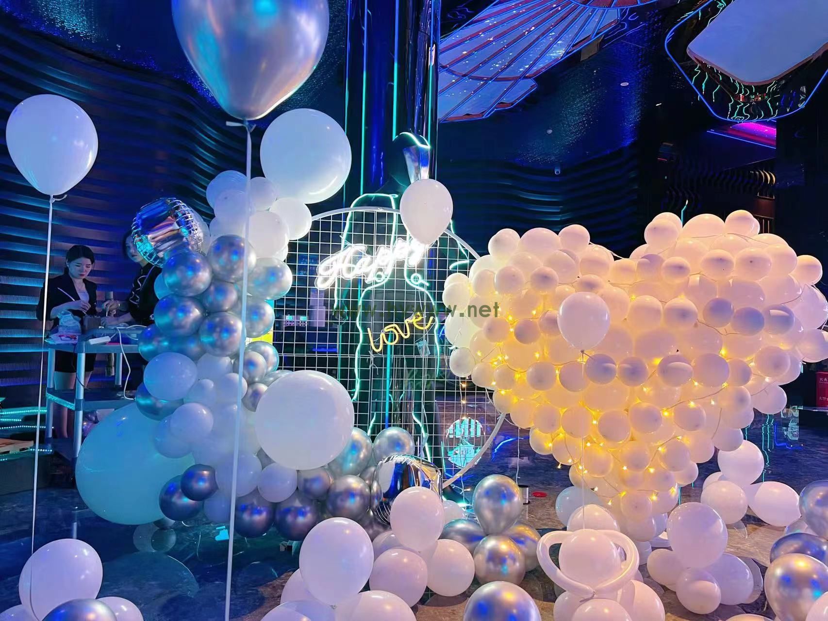 重庆商务KTV招聘日结模特佳丽信息，二班多，包住宿，报销路费重庆好上班的场所