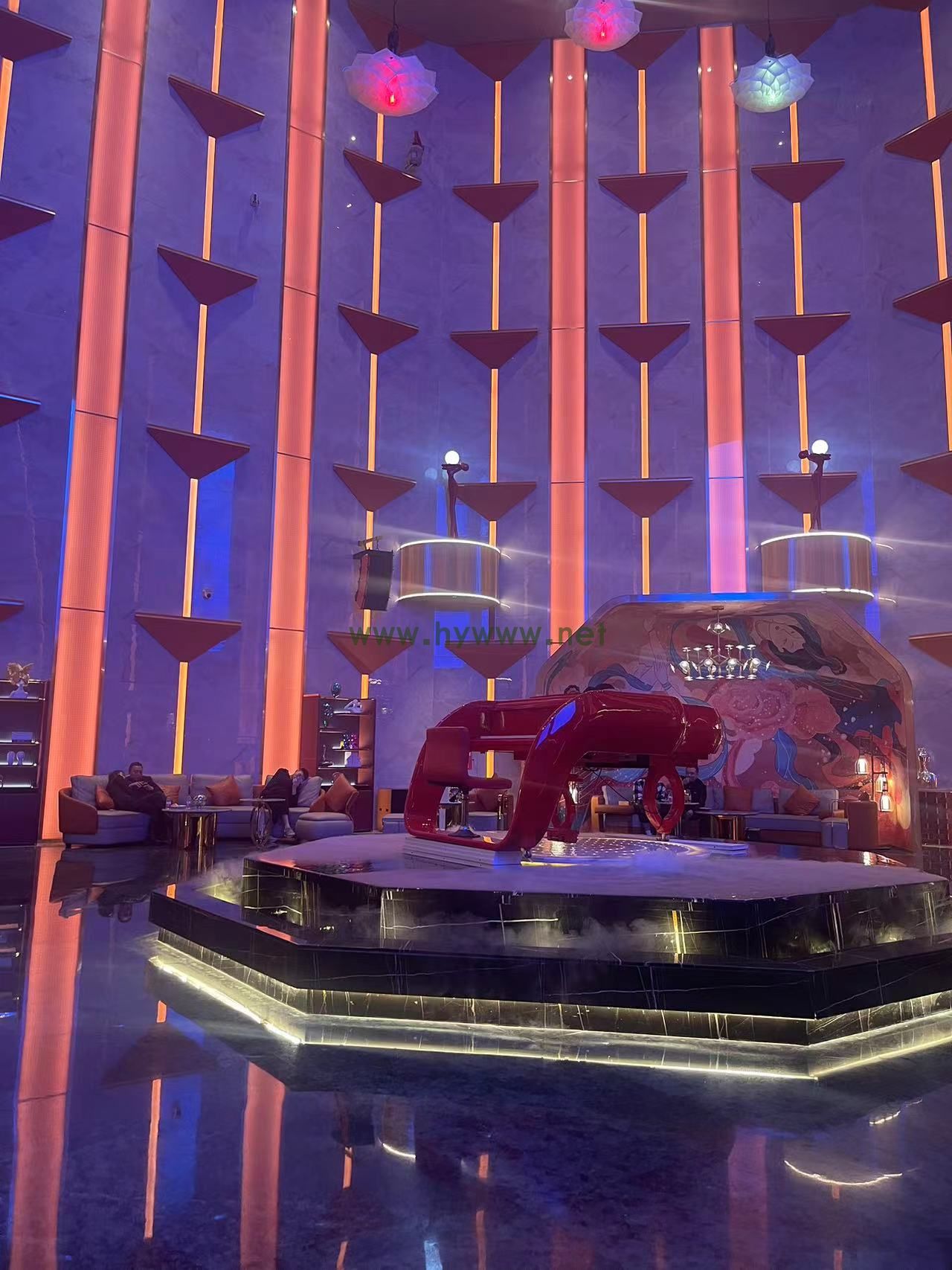 成都来就上班的高端商务KTV招聘日结模特佳丽，报销路费，包住宿