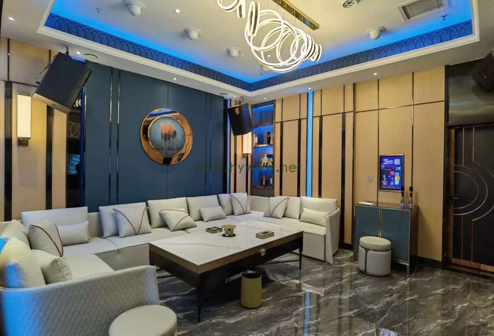 深圳宝安区商务场招聘男模特营销助理服务员待遇好，好上班