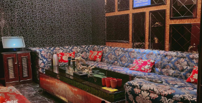 宁波北仑区高端商务ktv招聘，二班多，生意好，上班稳定，工资日结不压不扣。